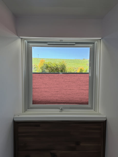 Perfect Fit Duette® Blind Dim Out Moulin Rouge - Blinds4All.co.uk
