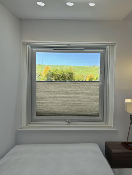 Perfect Fit Duette® Blind Dim Out Scallop - Blinds4All.co.uk