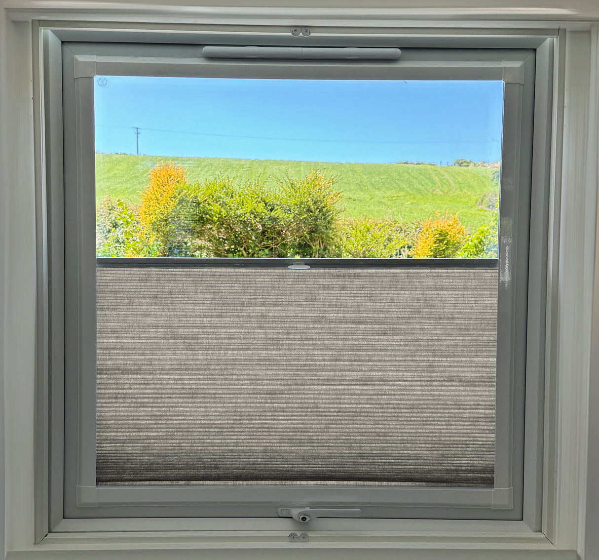 Perfect Fit Duette® Blind Dim Out Spaghetti - Blinds4All.co.uk