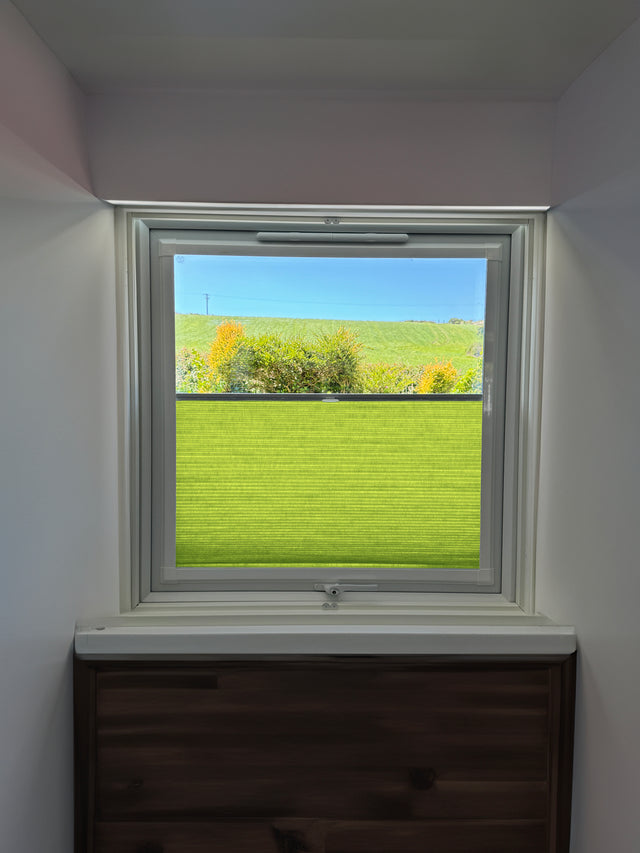 Perfect Fit Duette® Blind Dim Out Bright Spring - Blinds4All.co.uk