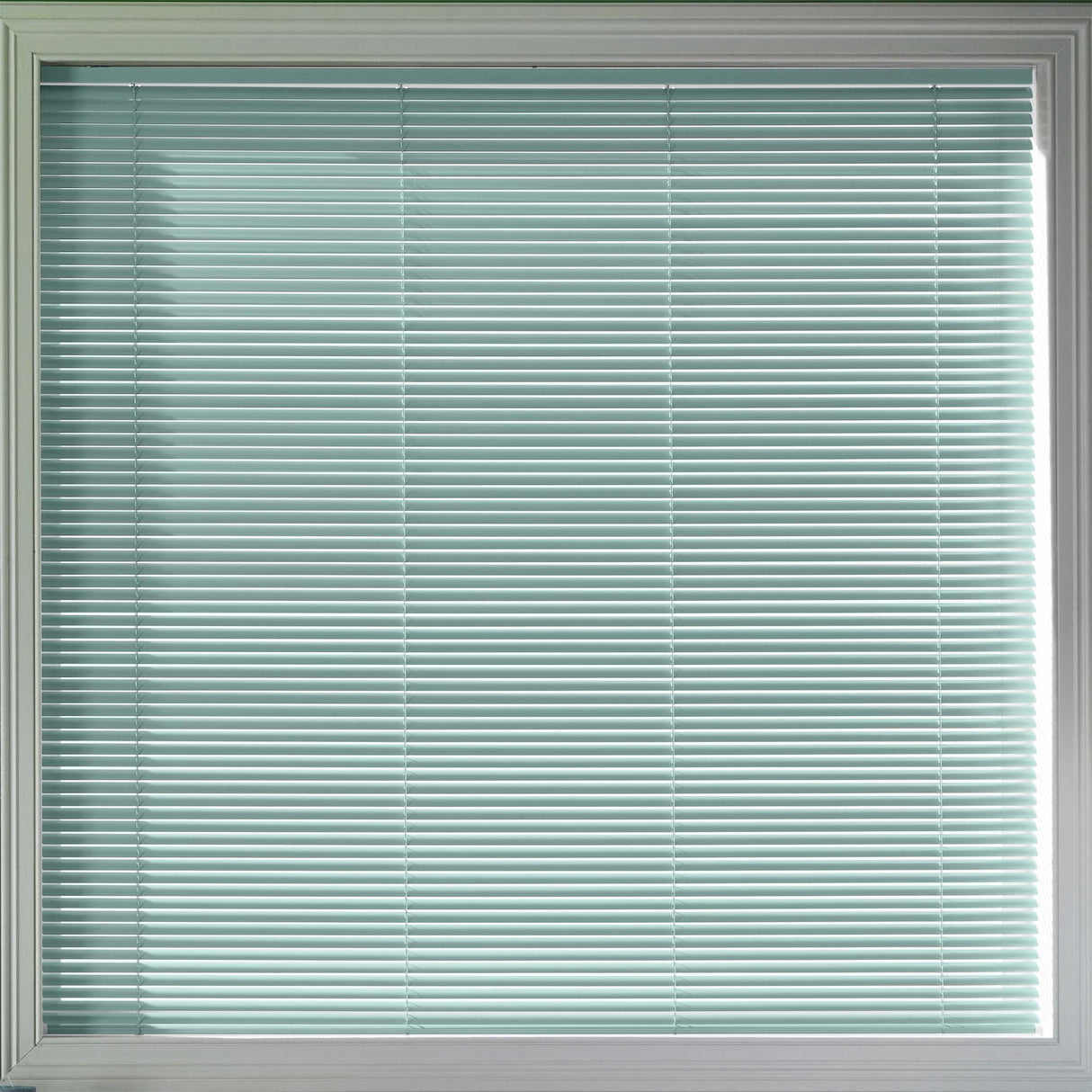 Sample - Mintz 25mm - Blinds4All.co.uk