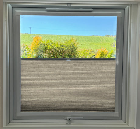 Perfect Fit Duette® Blind Dim Out Papyrus