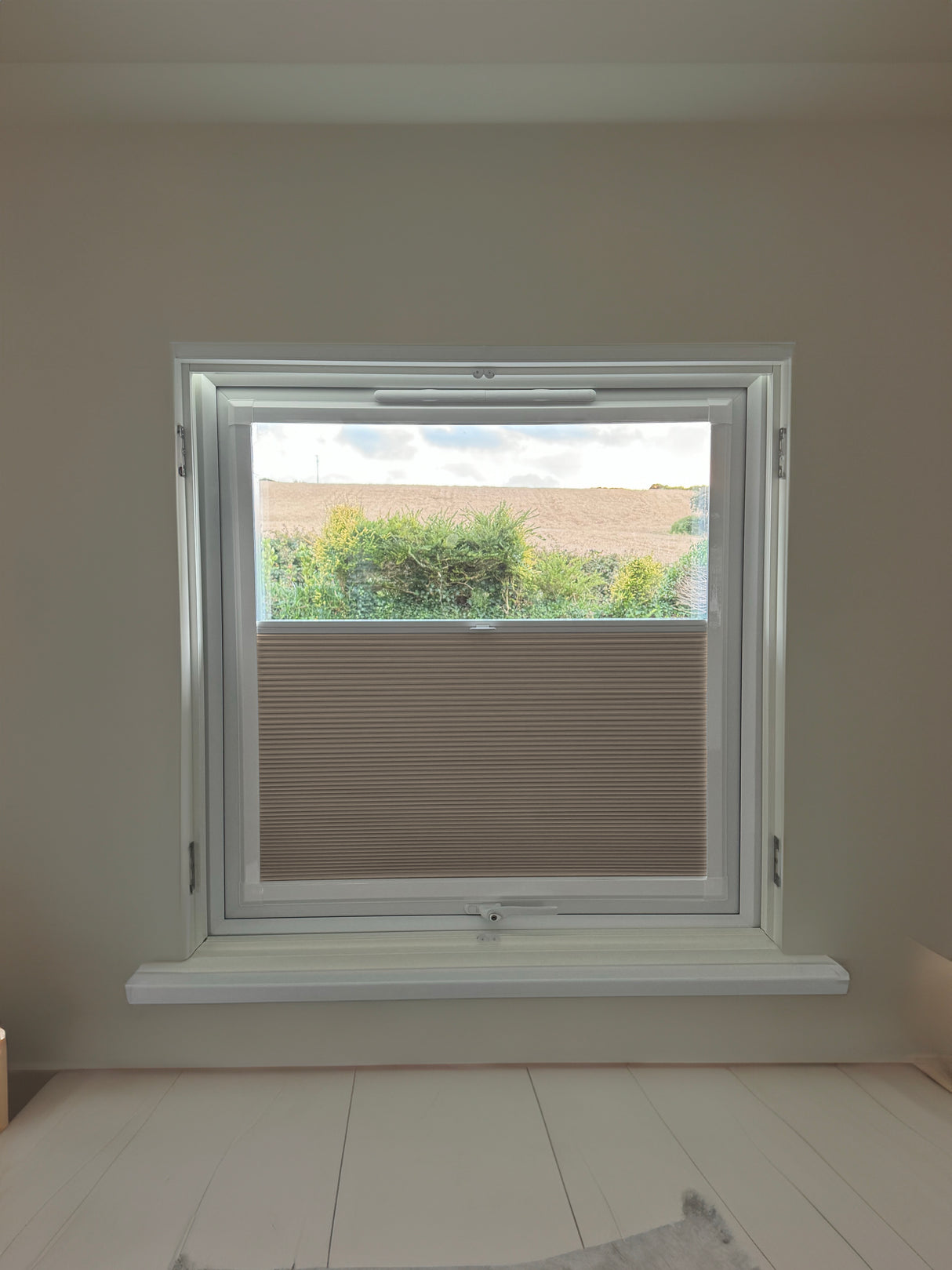 Perfect Fit Duette® Blind Room Darkening Oyster