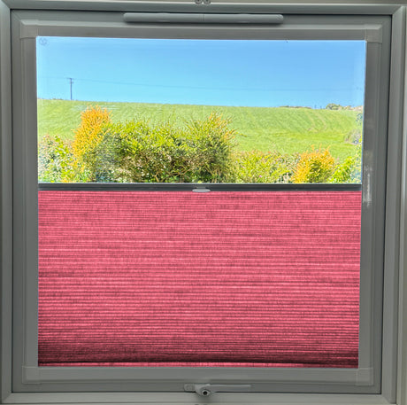 Perfect Fit Duette® Blind Dim Out Red