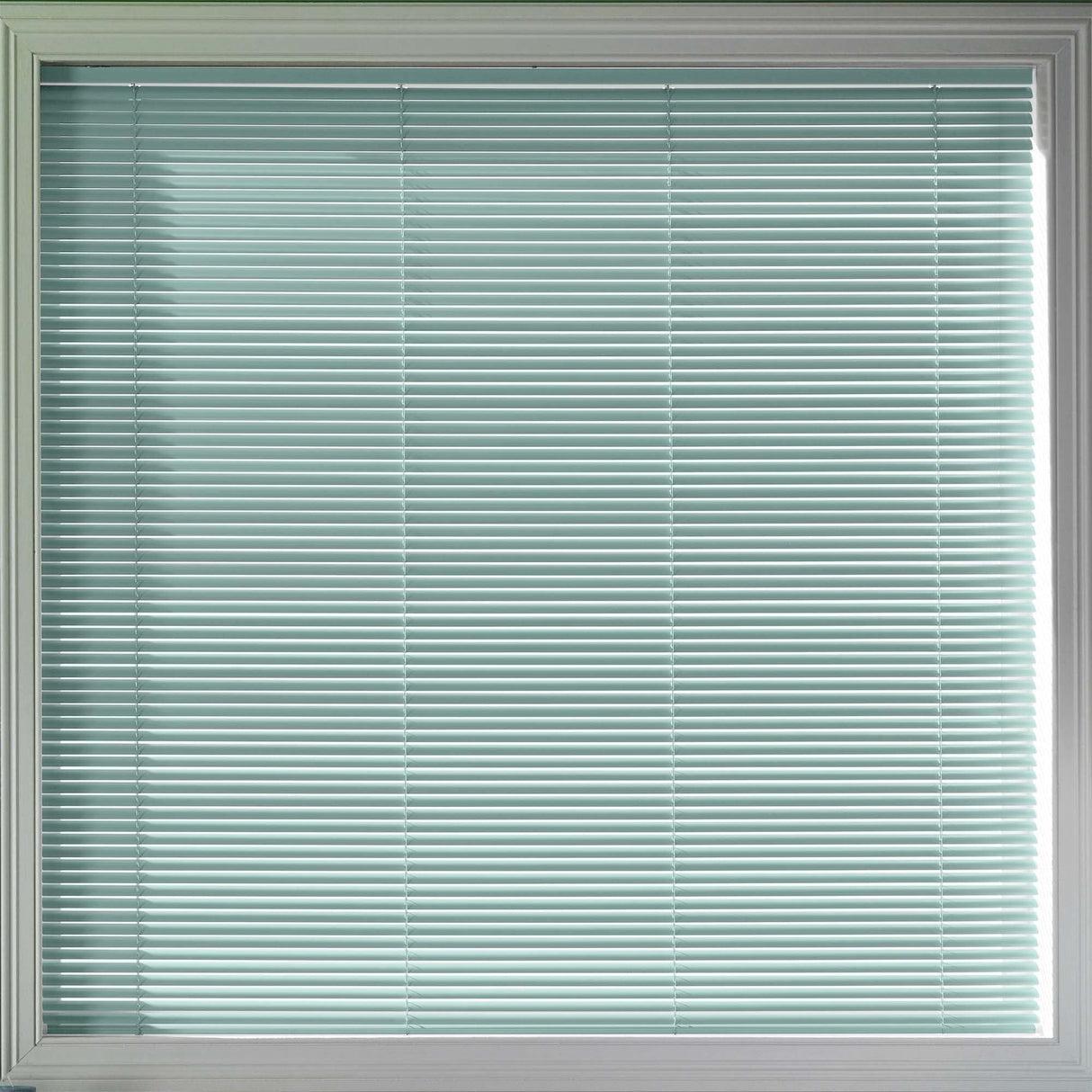 Perfect Fit Metal Venetian Sample - Mintz 25mm - Blinds4All.co.uk