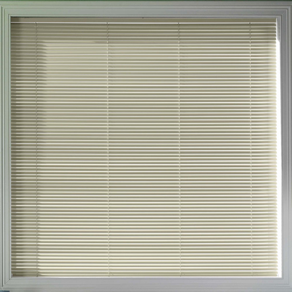 Perfect Fit Metal Venetian Sample - Vanilla 25mm - Blinds4All.co.uk